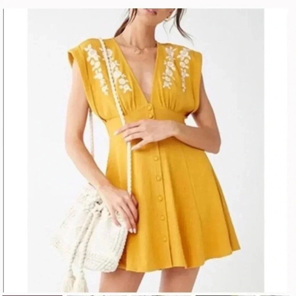 Forever 21 Dukes of Dallas Yellow Mini Dress NWT Size Medium - Picture 1 of 6